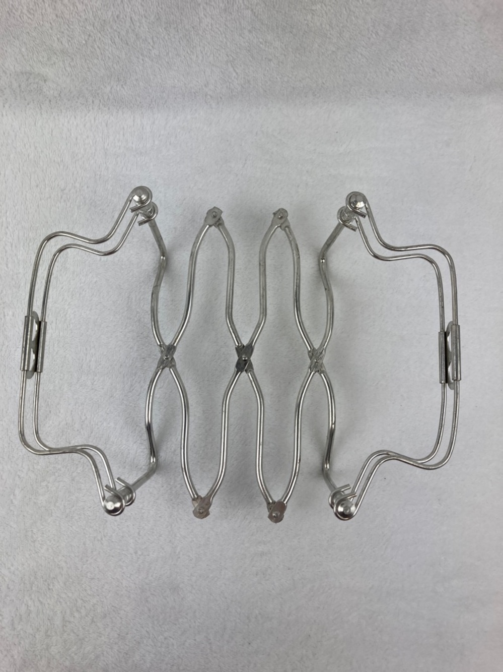 Casserole Dish Holder Adjustable 7” to 17” Italy